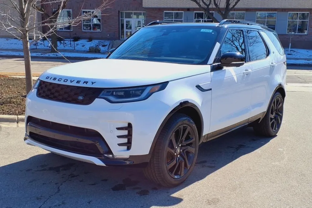 2025 Land Rover Discovery SE photo 1