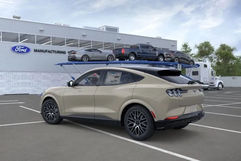 2025 Ford Mustang Mach-E Premium photo 1