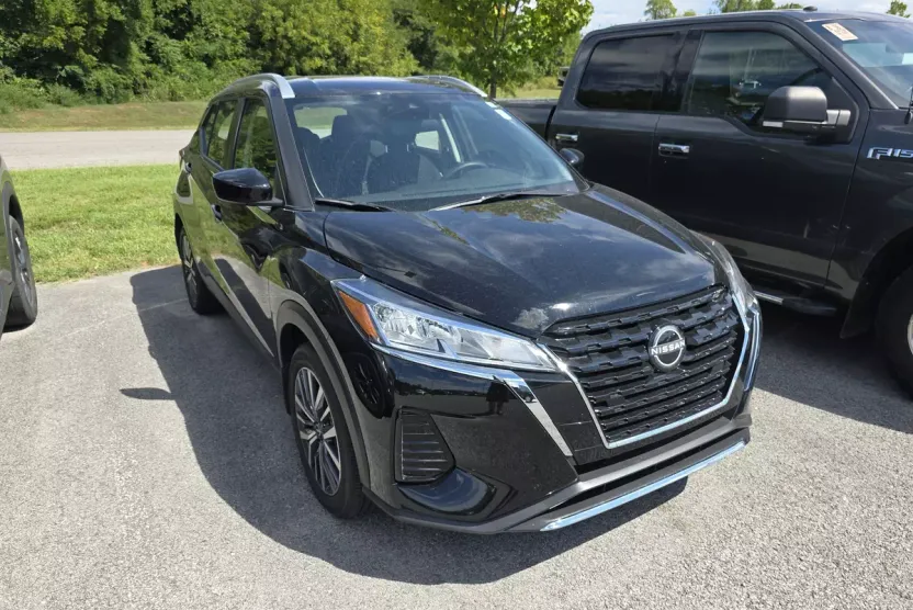 2024 Nissan Kicks SV photo 1