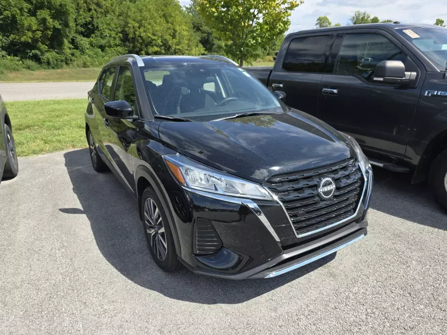 2024 Nissan Kicks SV photo 1