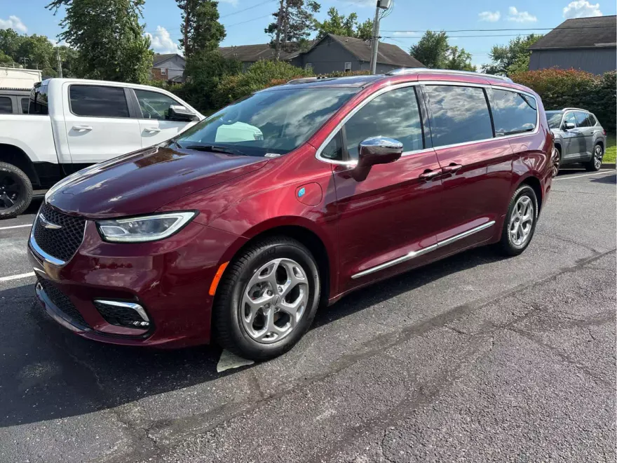 2021 Chrysler Pacifica Hybrid Limited photo 1