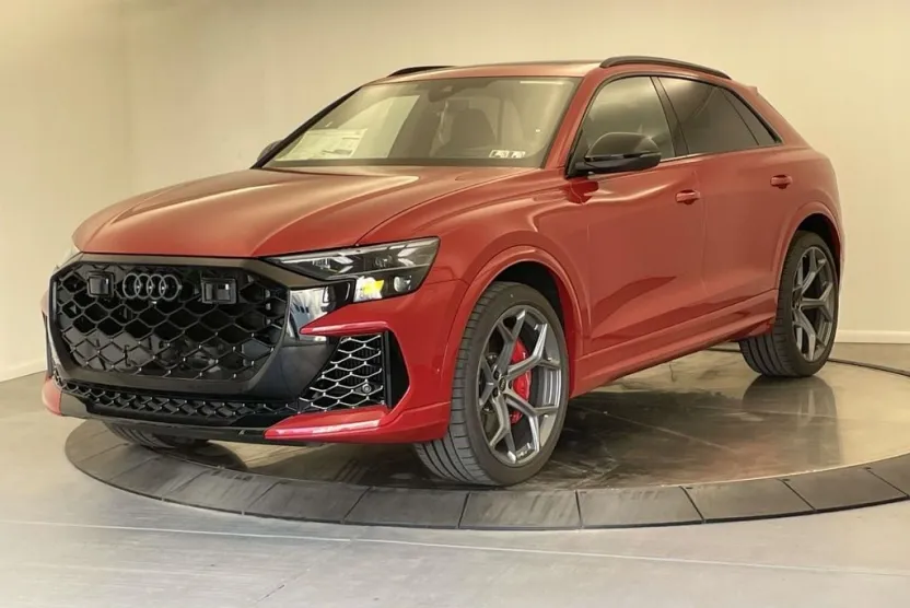 2025 Audi RS Q8 photo 1
