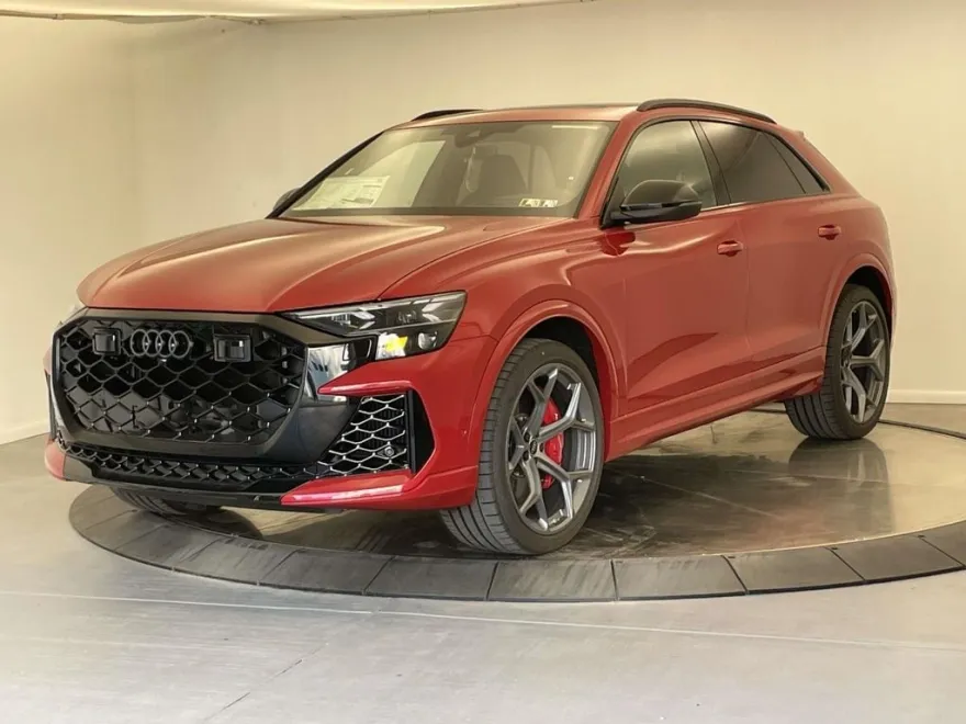 2025 Audi RS Q8 photo 1
