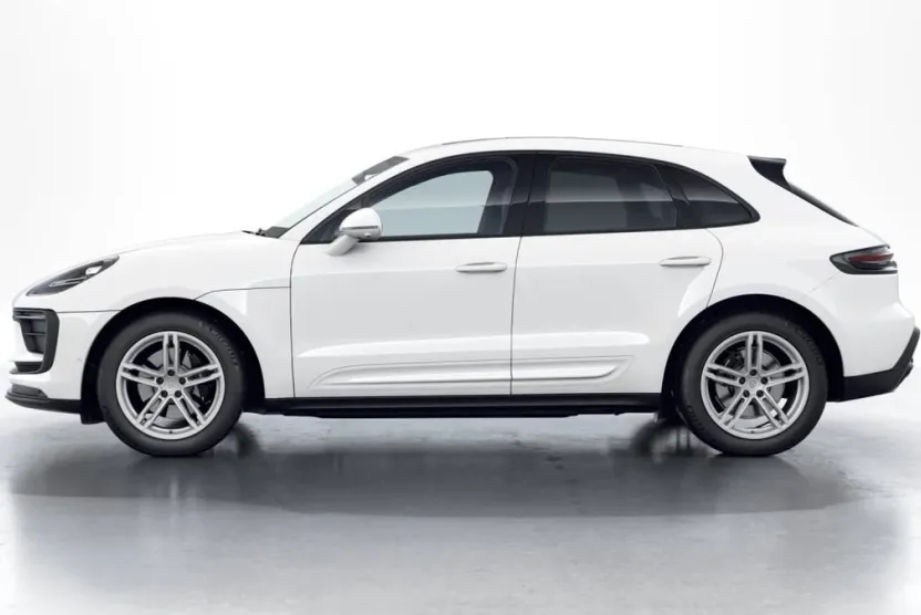 2026 Porsche Macan T photo 1