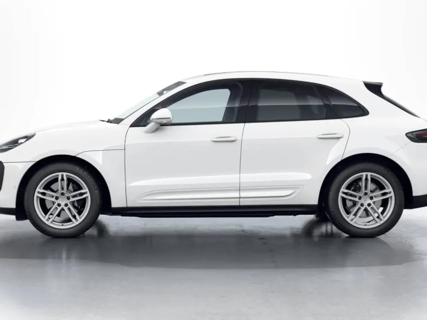 2026 Porsche Macan T photo 1