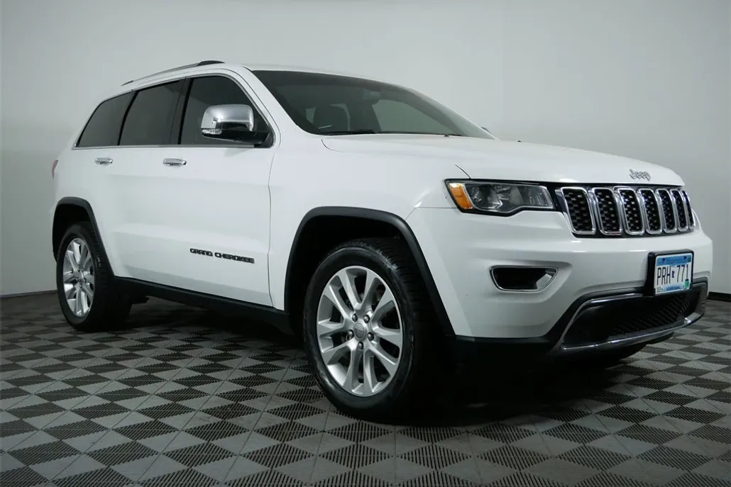 2017 Jeep Grand Cherokee Limited photo 1