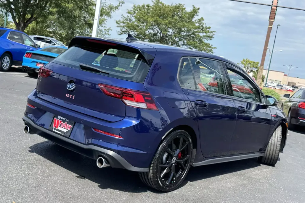 2024 Volkswagen Golf GTI 380 SE photo 1