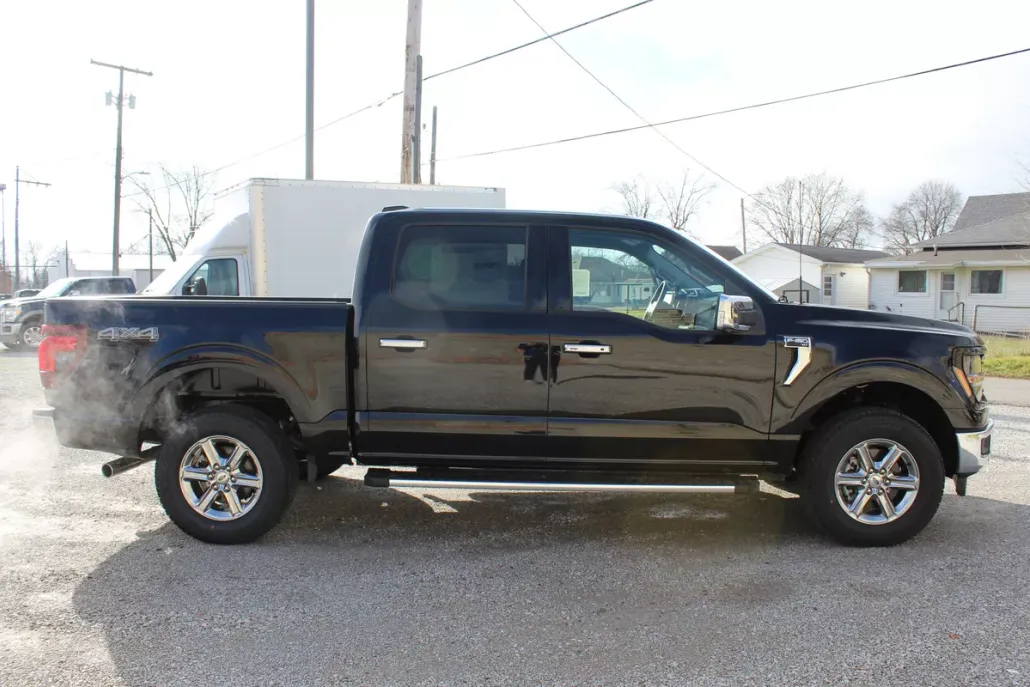 2024 Ford F-150 XLT photo 1