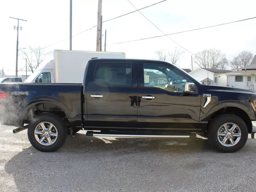 2024 Ford F-150 XLT photo 1