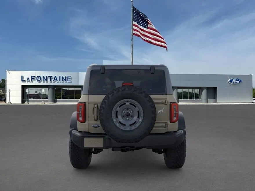 2025 Ford Bronco Outer Banks photo 1