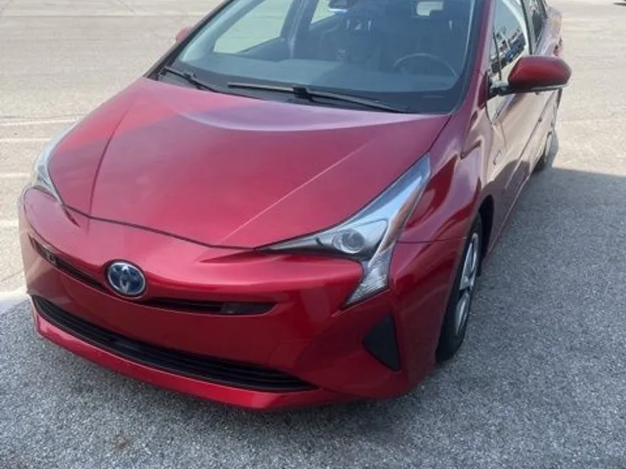 2017 Toyota Prius Four photo 1