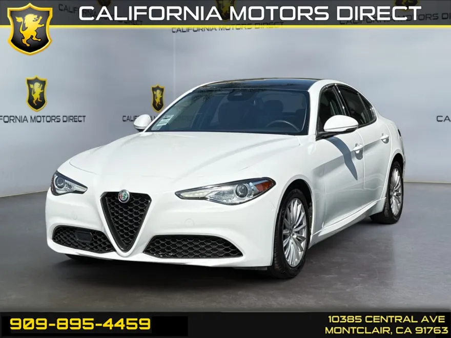 2021 Alfa Romeo Giulia photo 1