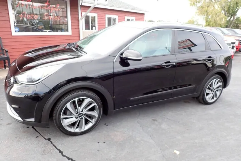 2017 Kia Niro Touring photo 1