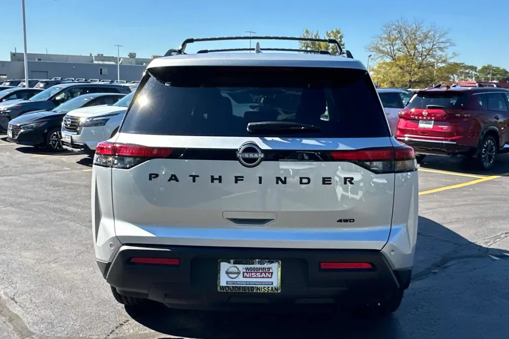 2025 Nissan Pathfinder SV photo 1