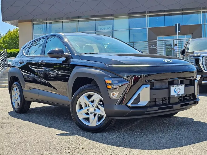 2026 Hyundai Kona SE photo 1