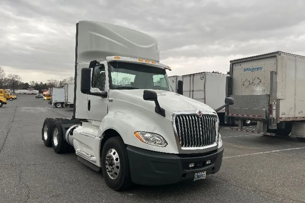 2019 International LT625 LT photo 1