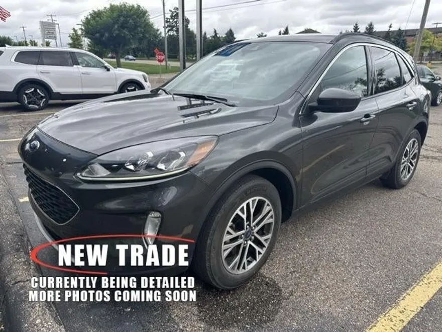 2020 Ford Escape SEL photo 1