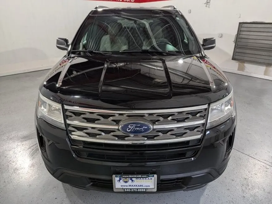 2019 Ford Explorer Base photo 1