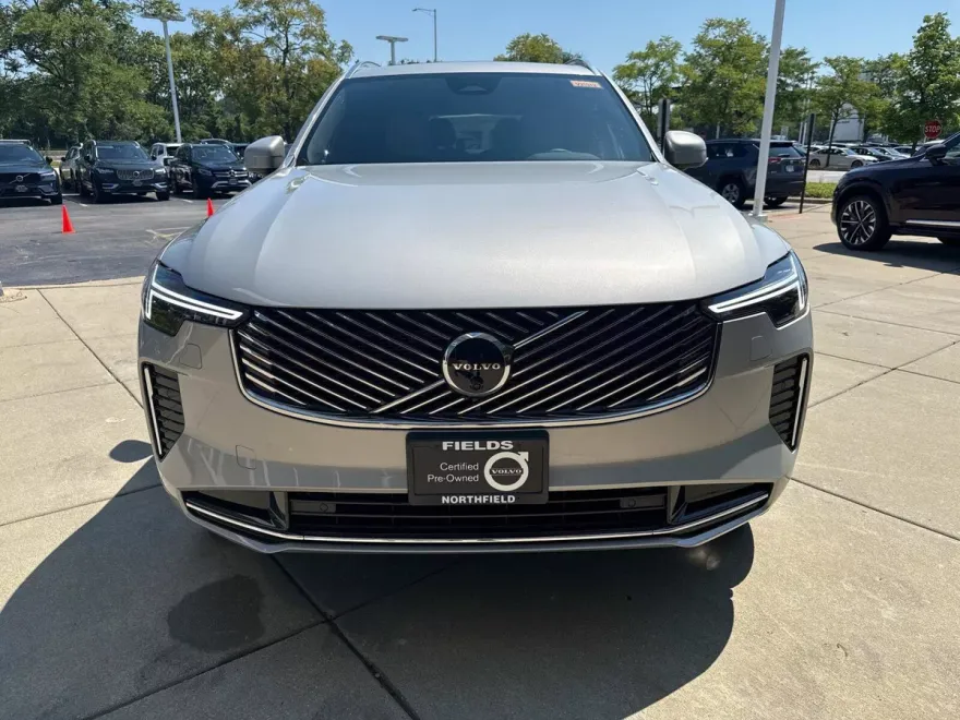 2025 Volvo XC90 B5 Plus photo 1