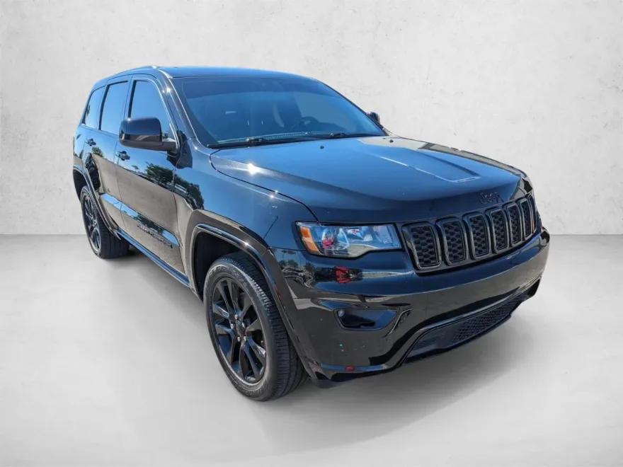 2021 Jeep Grand Cherokee Laredo photo 1