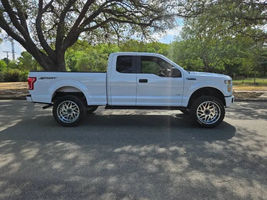 2016 Ford F-150 XLT photo 1