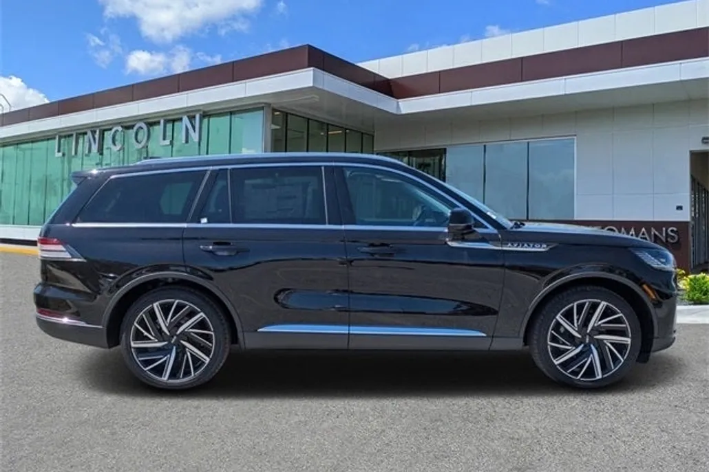 2025 Lincoln Aviator Reserve photo 1