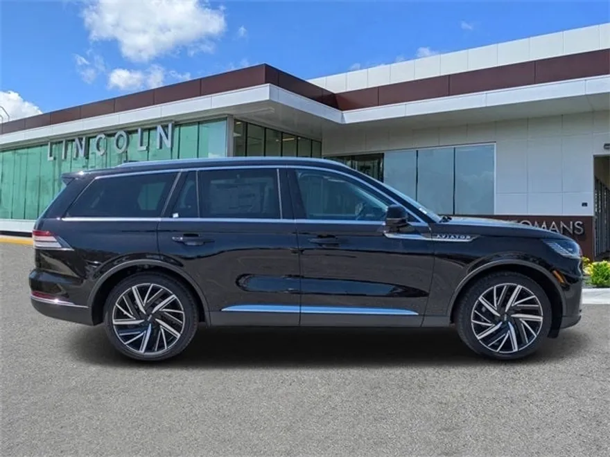 2025 Lincoln Aviator Reserve photo 1