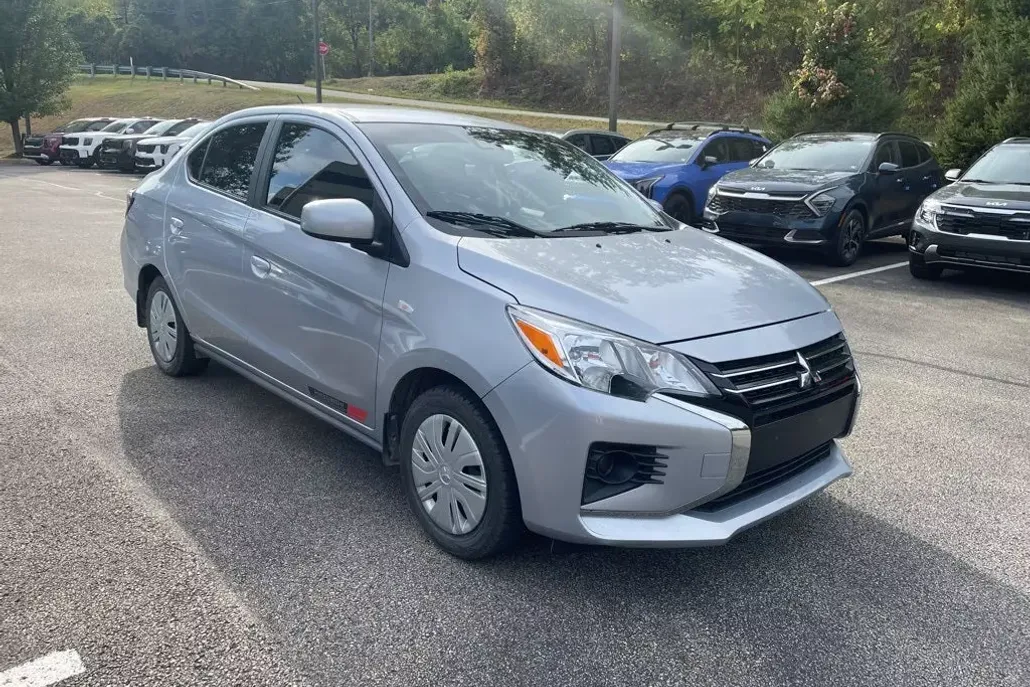 2024 Mitsubishi Mirage G4 ES photo 1