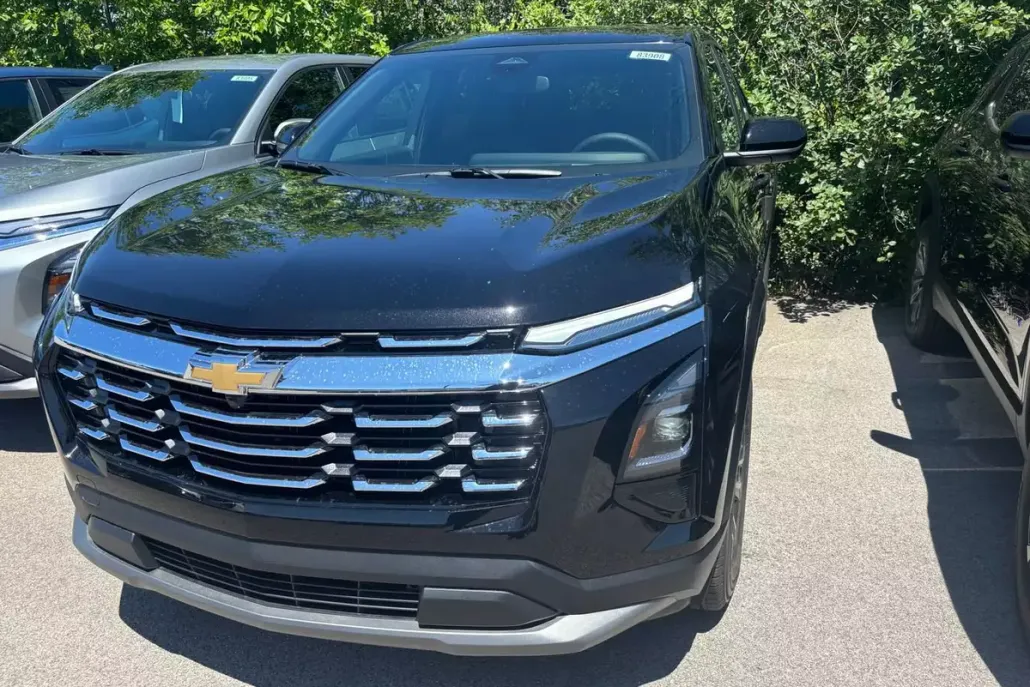 2026 Chevrolet Equinox LT photo 1