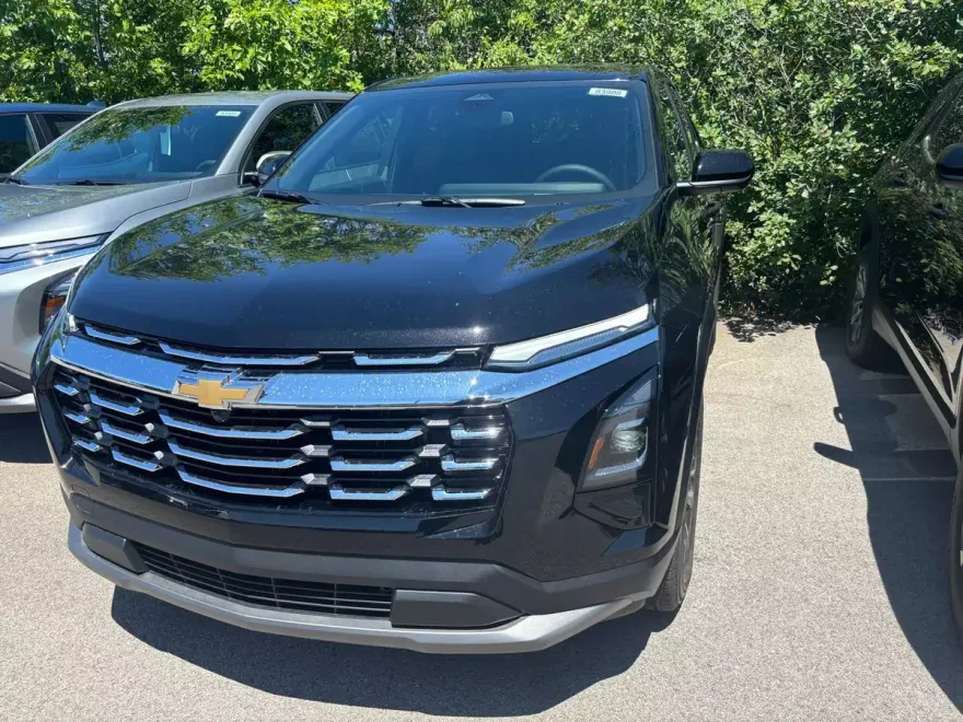2026 Chevrolet Equinox LT photo 1