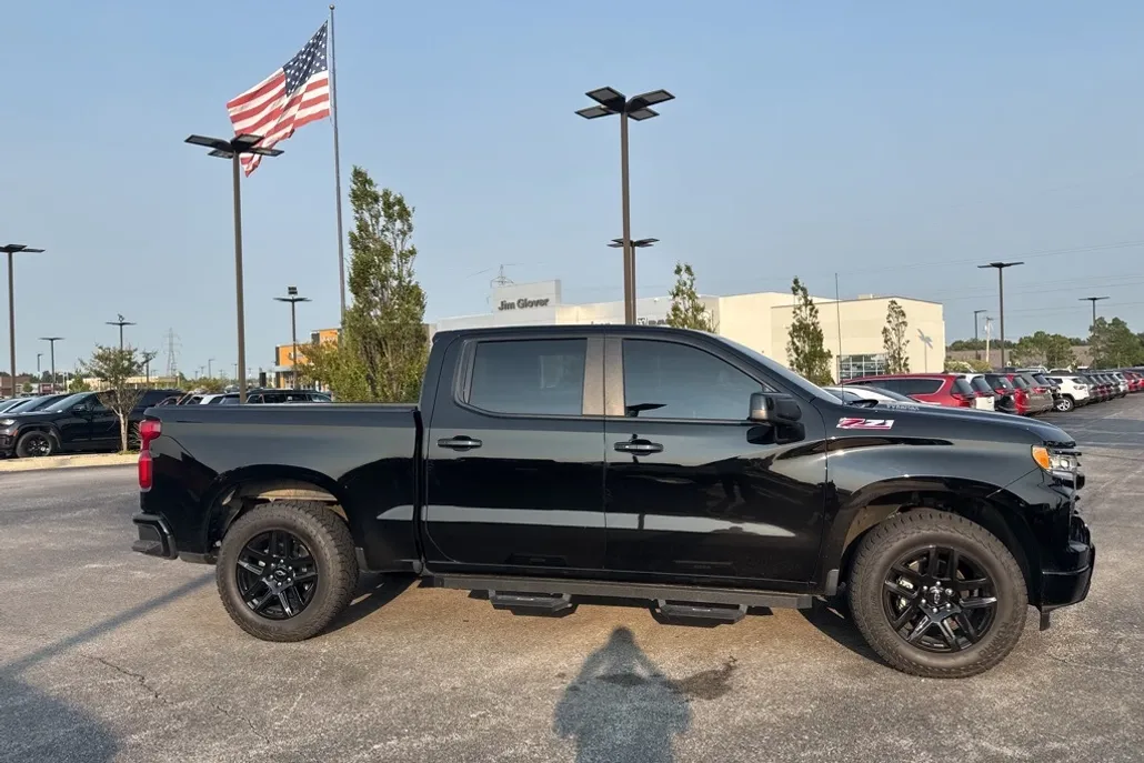 2023 Chevrolet Silverado 1500 RST photo 1