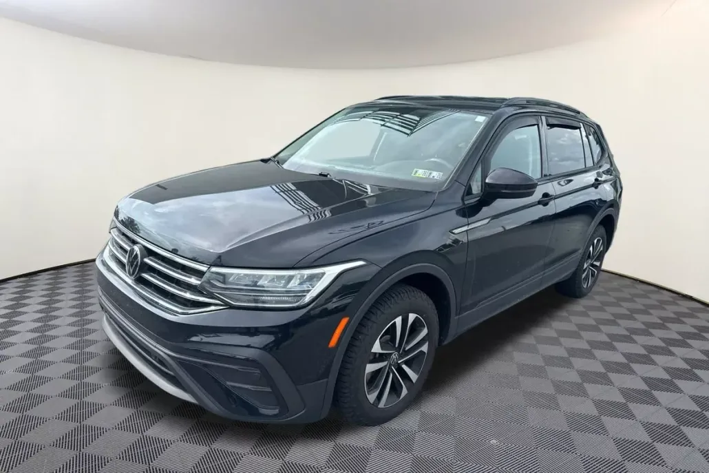2022 Volkswagen Tiguan S photo 1