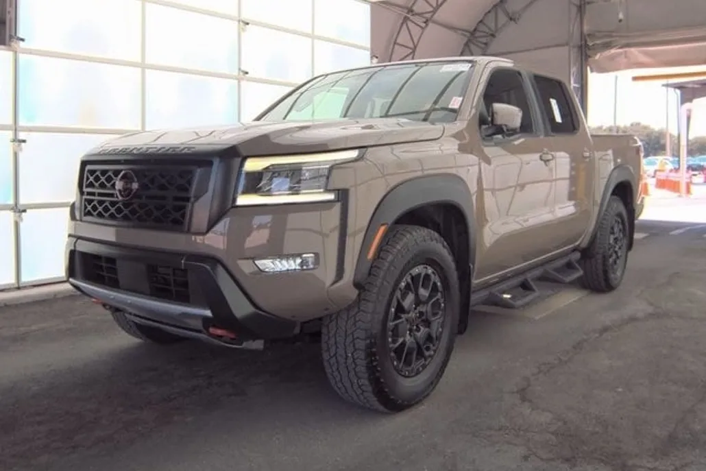 2023 Nissan Frontier PRO-4X photo 1