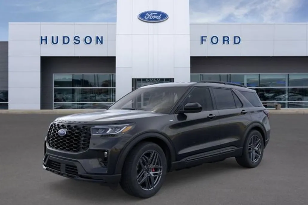 2025 Ford Explorer ST-Line photo 1
