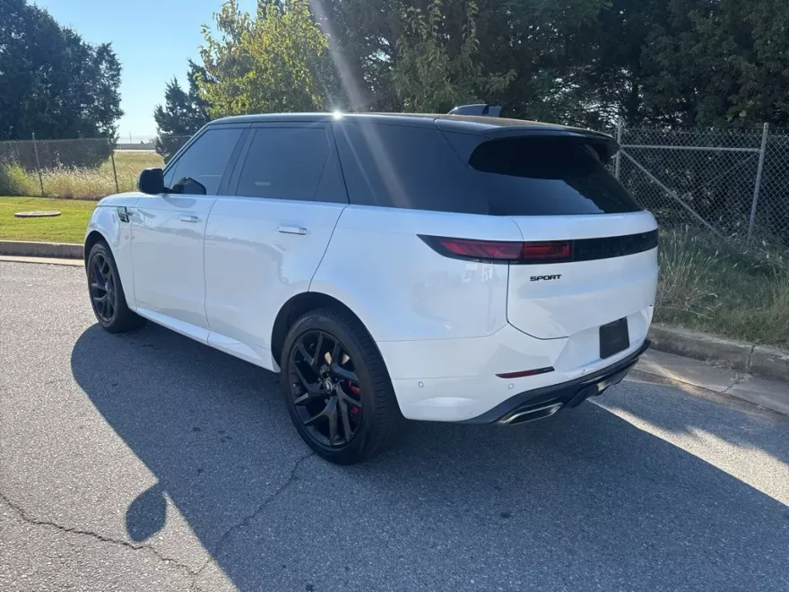 2024 Land Rover Range Rover Sport P400 Dynamic SE photo 1