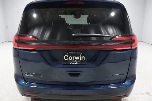 2024 Chrysler Pacifica Limited photo 3