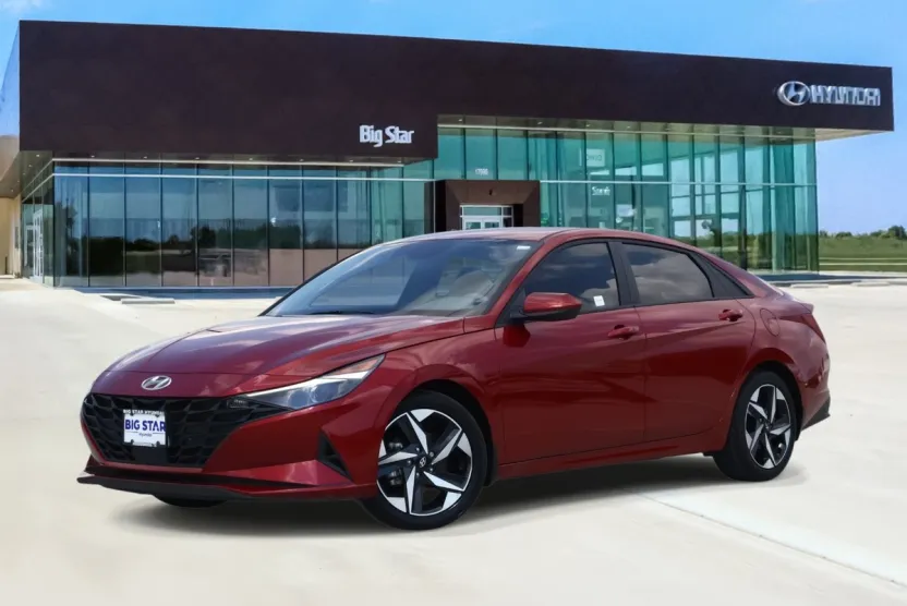 2023 Hyundai Elantra SEL photo 1