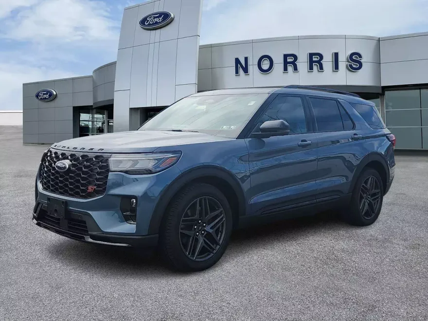 2025 Ford Explorer ST photo 1