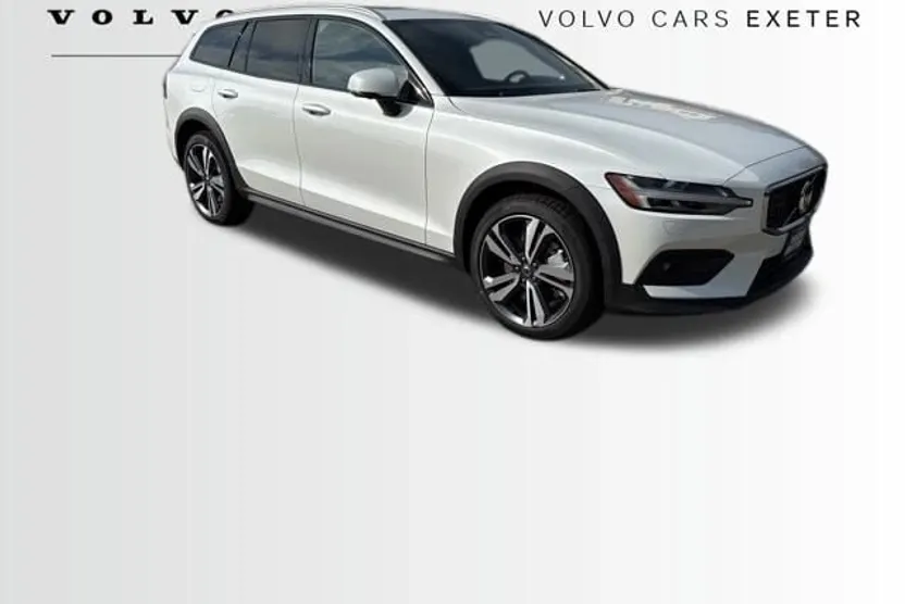 2026 Volvo V60 Cross Country B5 Plus photo 1
