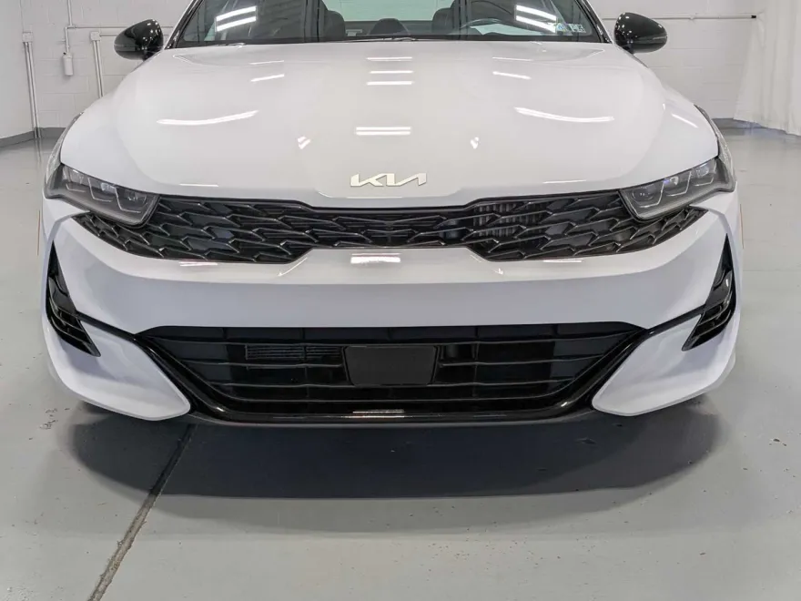 2024 Kia K5 GT-Line photo 1