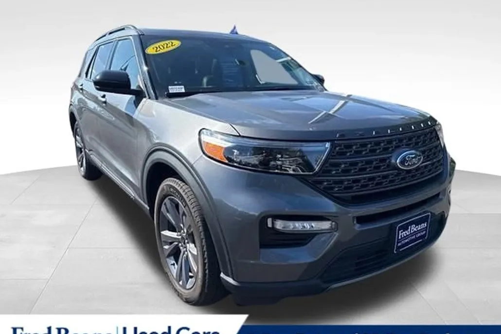 2022 Ford Explorer XLT photo 1