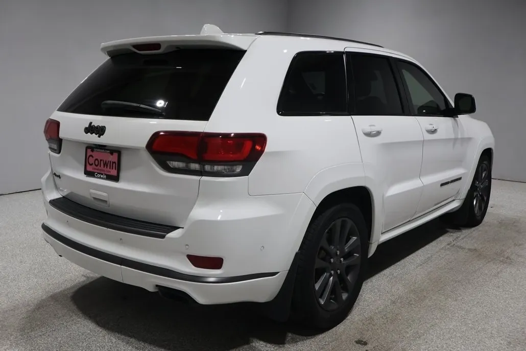 2019 Jeep Grand Cherokee Overland photo 1