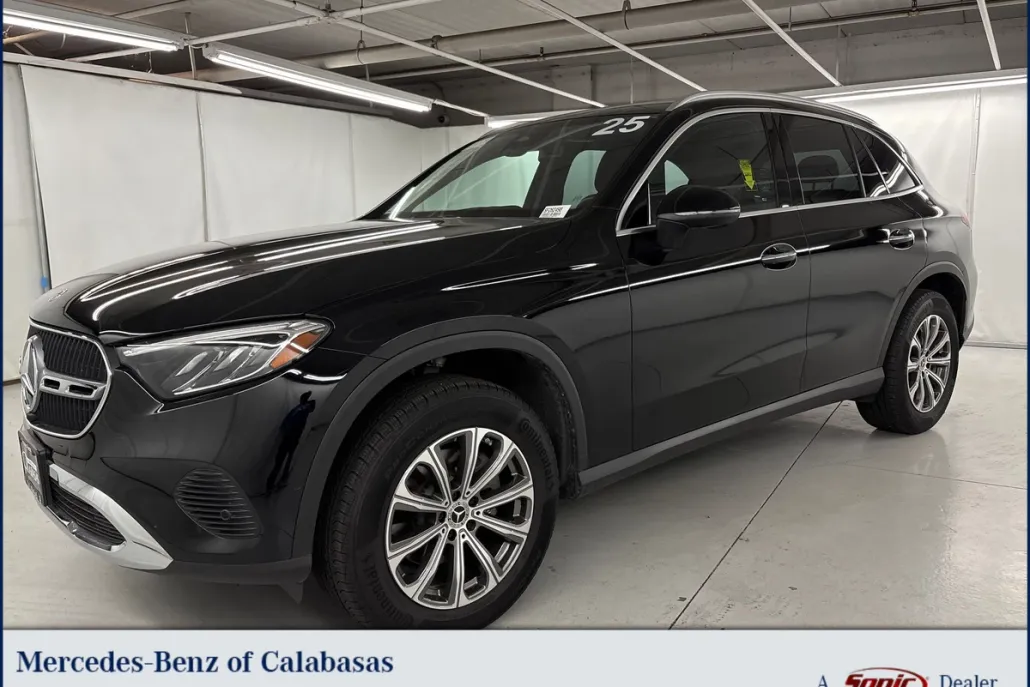 2025 Mercedes Benz GLC 300 4MATIC photo 1