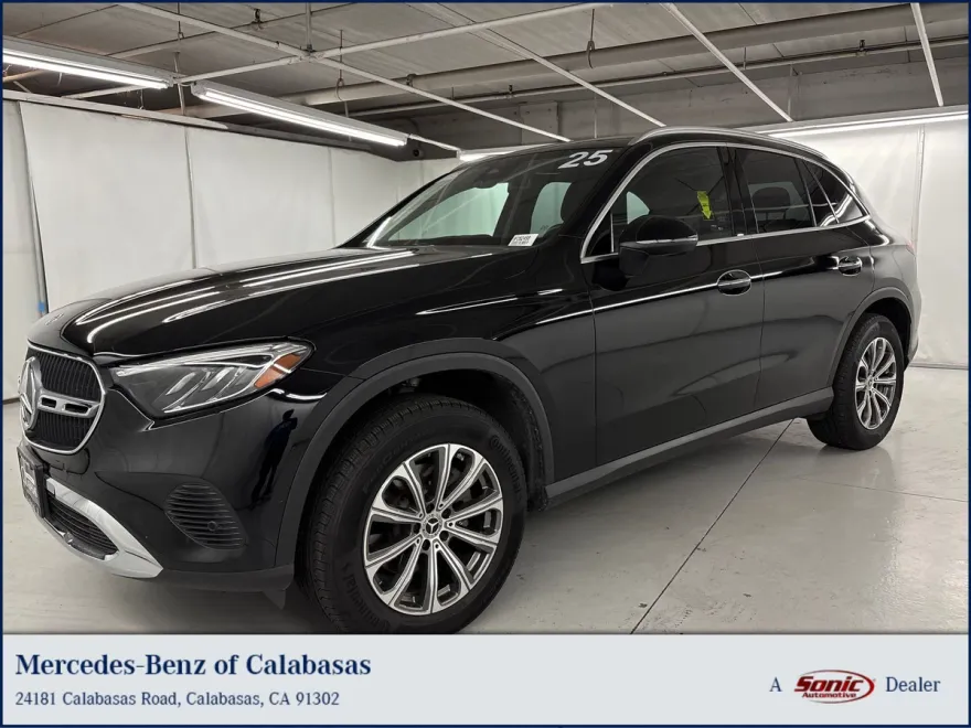2025 Mercedes Benz GLC 300 4MATIC photo 1