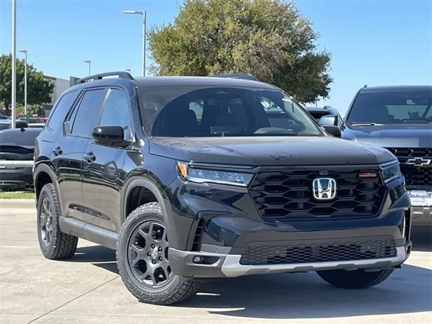 2025 Honda Pilot TrailSport photo 1