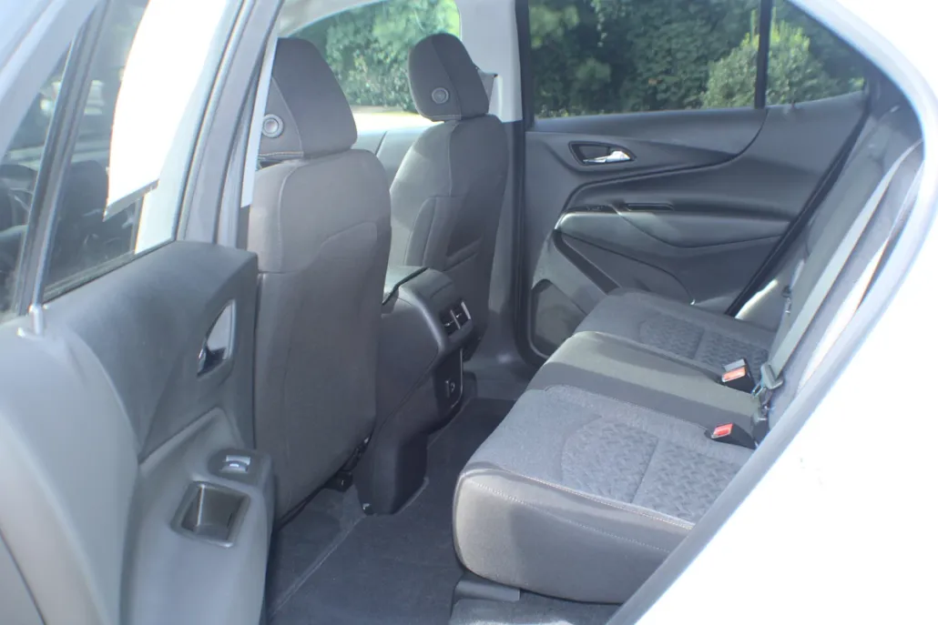 2024 Chevrolet Equinox LT photo 1