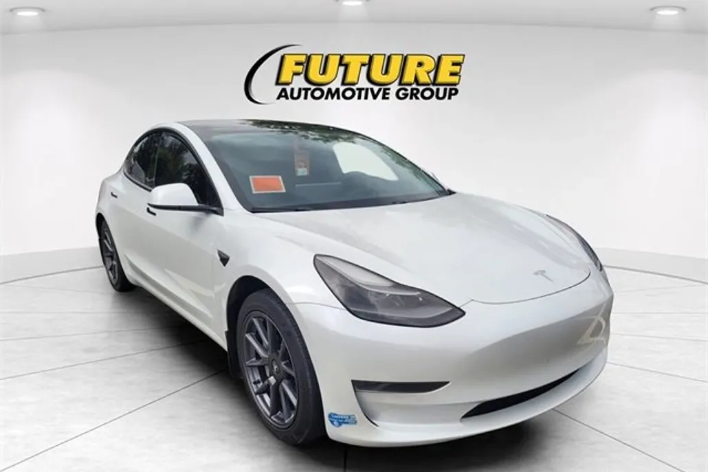 2021 Tesla Model 3 Standard Range Plus photo 1