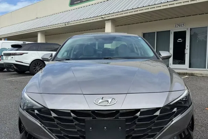 2021 Hyundai Elantra Limited photo 1