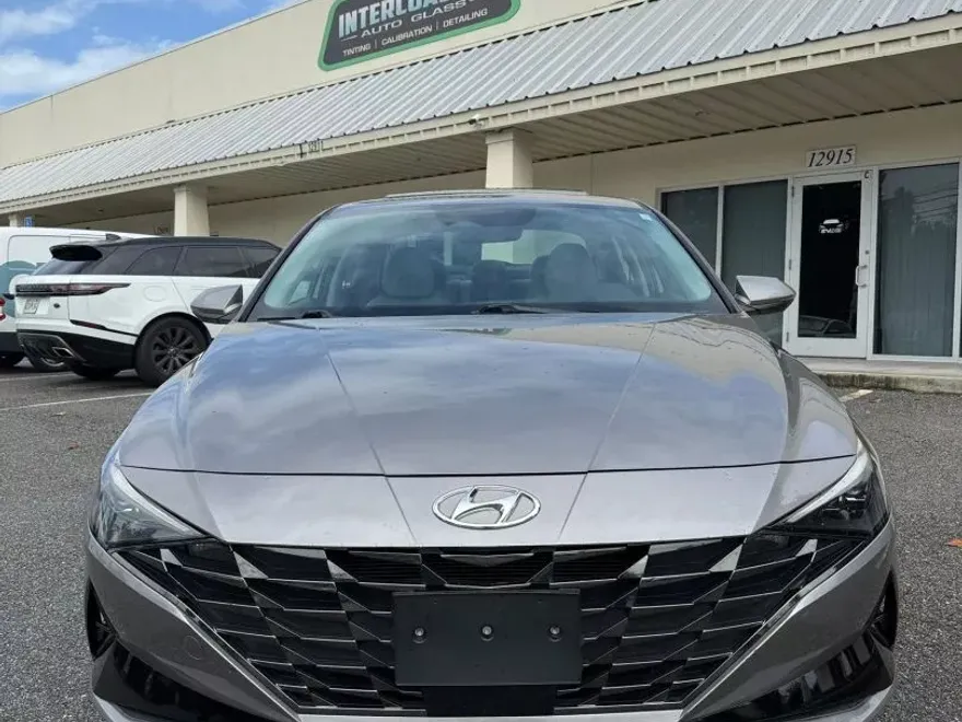 2021 Hyundai Elantra Limited photo 1