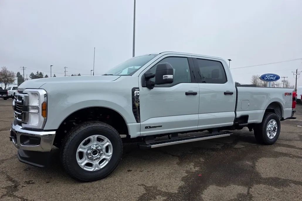 2025 Ford F-350 photo 1